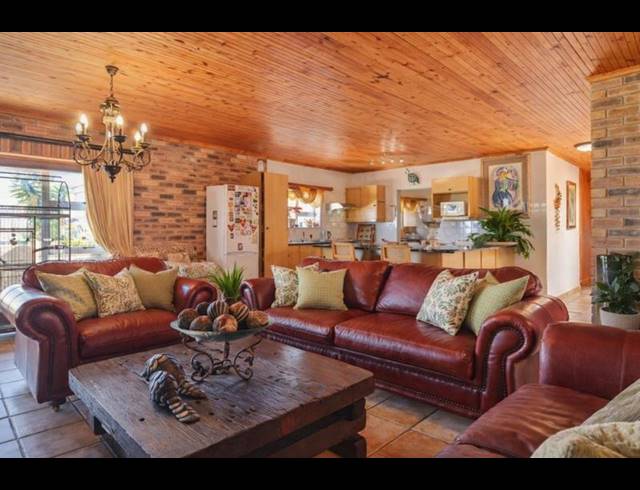 5 BEDROOM HOUSE FOR SALE IN STILBAAI-WES